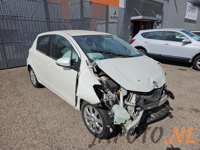 Toyota Yaris III 1.5 16V Hybrid Sloopvoertuig (2013, Wit)