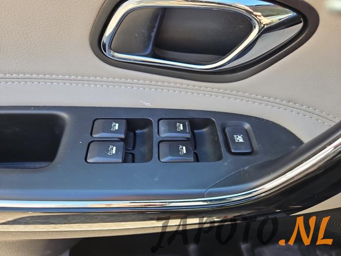 Kia Cee'd 1.6 CRDi 16V VGT Skrotfordon (2015, (1K) ZILINASCHWARZ MET.)