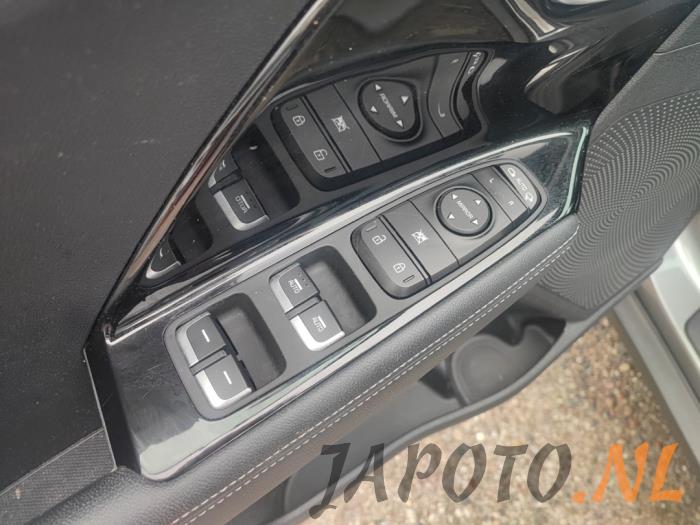 Kia Niro I 1.6 GDI PHEV Skrotfordon (2020, GRIJS)