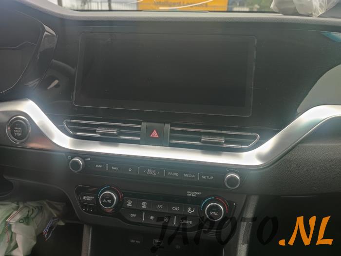 Kia Niro I 1.6 GDI PHEV Skrotfordon (2020, GRIJS)