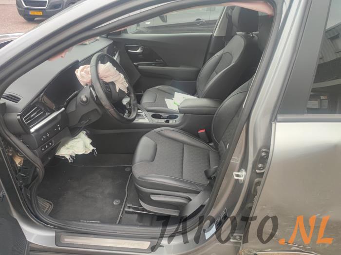 Kia Niro I 1.6 GDI PHEV Skrotfordon (2020, GRIJS)