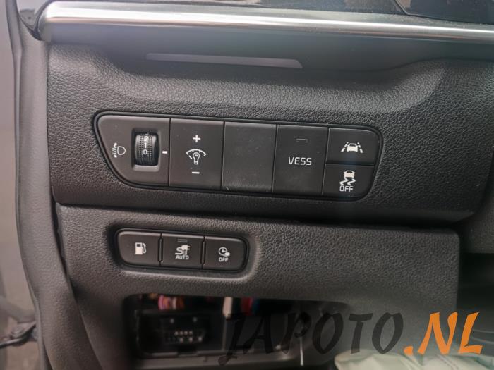 Kia Niro I 1.6 GDI PHEV Skrotfordon (2020, GRIJS)