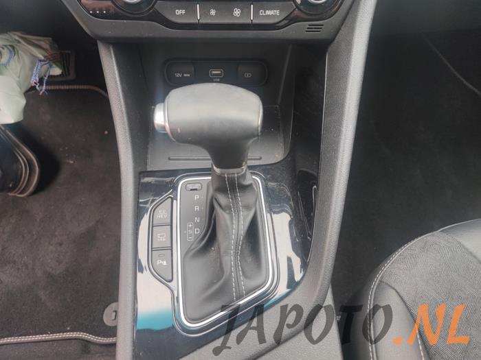 Kia Niro I 1.6 GDI PHEV Skrotfordon (2020, GRIJS)