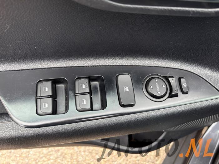 Kia Stonic 1.0i T-GDi 12V Sloopvoertuig (2020, Grijs)