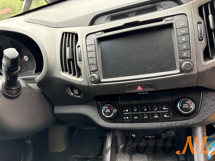 Kia Sportage 2.0 CVVT 16V 4x2 Sloopvoertuig (2011, Grijs)