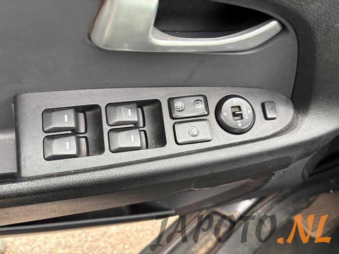 Kia Sportage 2.0 CVVT 16V 4x2 Sloopvoertuig (2011, Grijs)