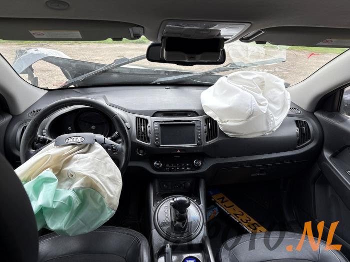 Kia Sportage 2.0 CVVT 16V 4x2 Sloopvoertuig (2011, Grijs)