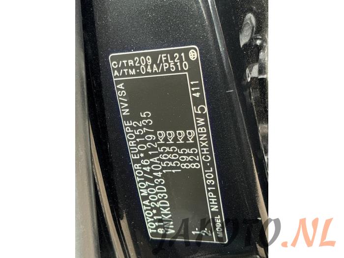 Toyota Yaris III 1.5 16V Hybrid Samochód złomowany (2015, Czarny)