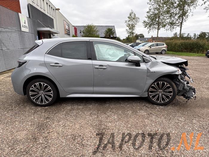 Toyota Corolla 1.8 16V Hybrid Sloopvoertuig (2019, Grijs)