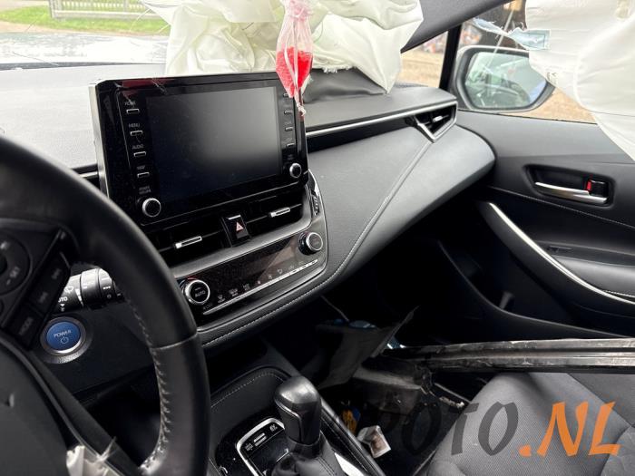 Toyota Corolla 1.8 16V Hybrid Sloopvoertuig (2019, Grijs)