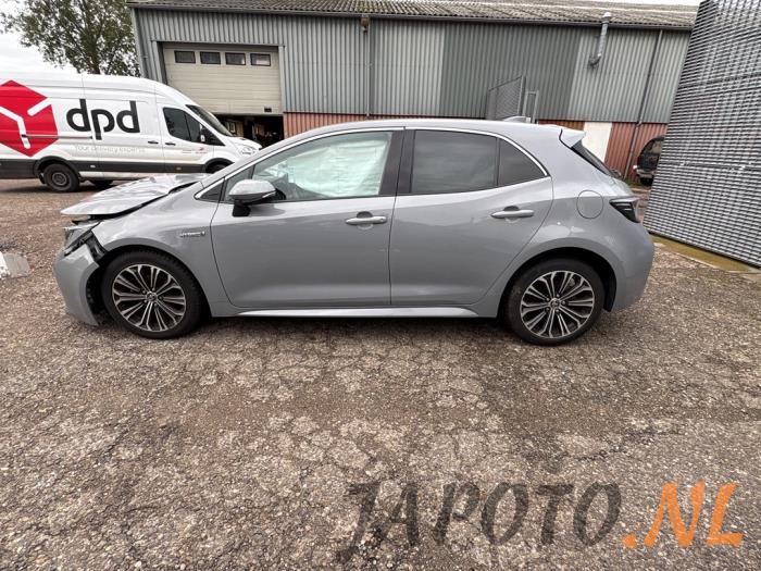 Toyota Corolla 1.8 16V Hybrid Sloopvoertuig (2019, Grijs)