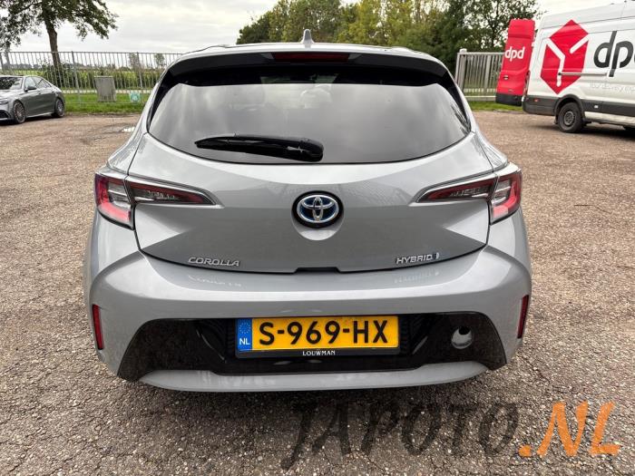 Toyota Corolla 1.8 16V Hybrid Sloopvoertuig (2019, Grijs)