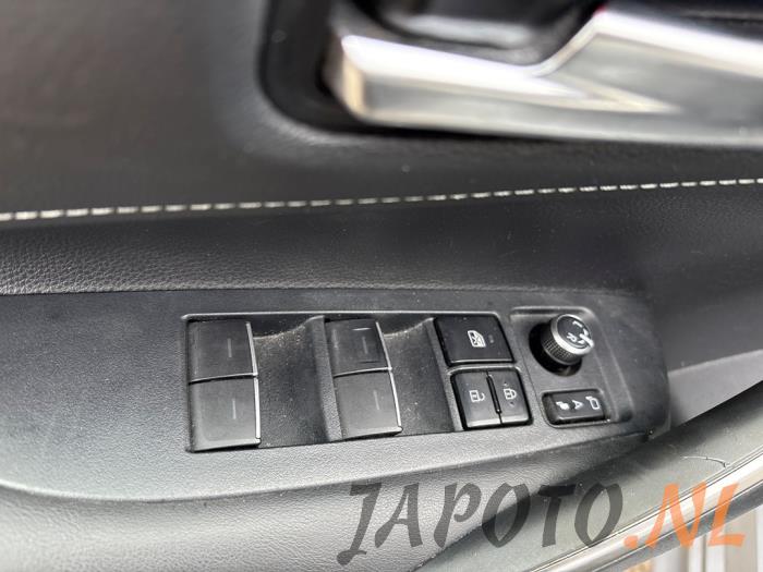 Toyota Corolla 1.8 16V Hybrid Sloopvoertuig (2019, Grijs)