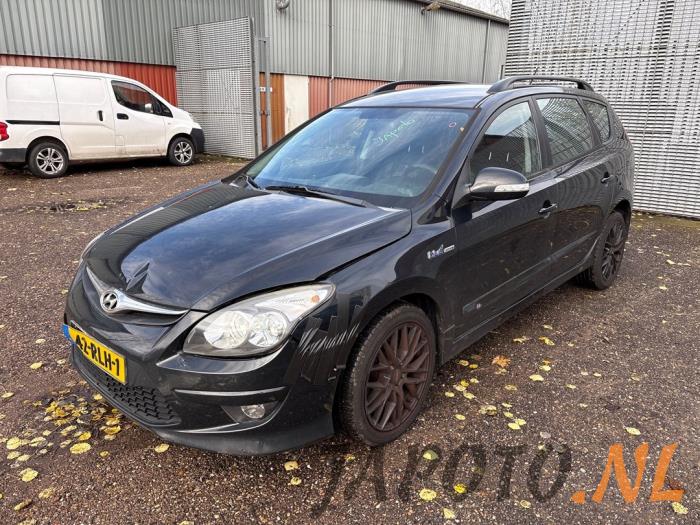 Hyundai i30 Crosswagon 1.6 CVVT 16V Sloopvoertuig (2011, Zwart)