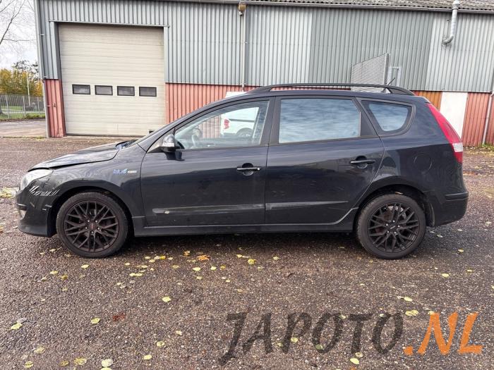 Hyundai i30 Crosswagon 1.6 CVVT 16V Sloopvoertuig (2011, Zwart)