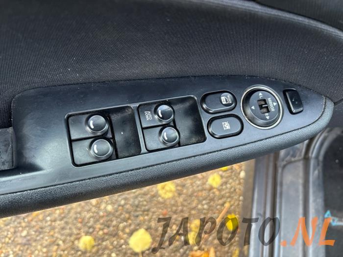 Hyundai i30 Crosswagon 1.6 CVVT 16V Sloopvoertuig (2011, Zwart)