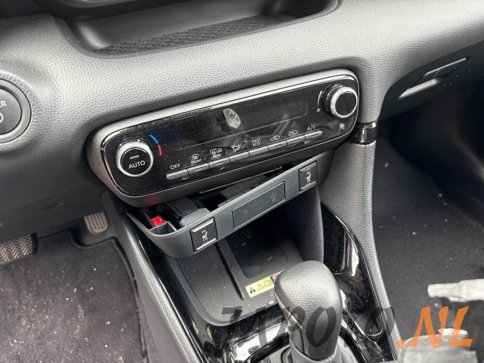 Toyota Yaris IV 1.5 12V Hybrid 115 Sloopvoertuig (2024, Blauw)