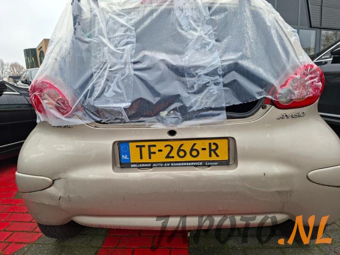 Toyota Aygo 1.0 12V VVT-i Samochód złomowany (2007, Brazowy)