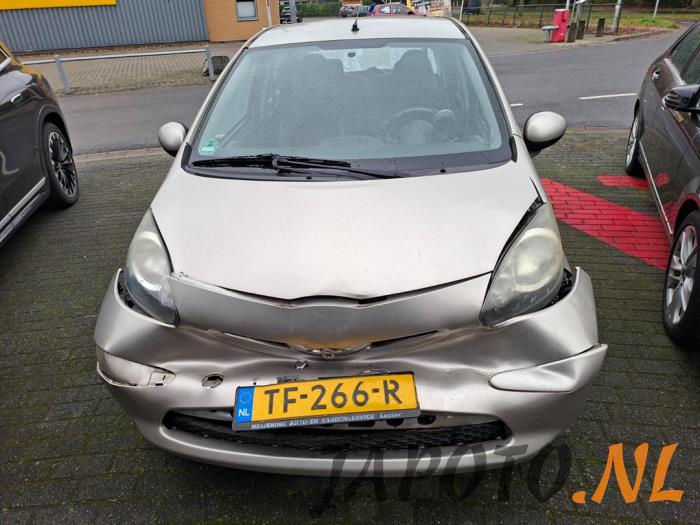Toyota Aygo 1.0 12V VVT-i Samochód złomowany (2007, Brazowy)