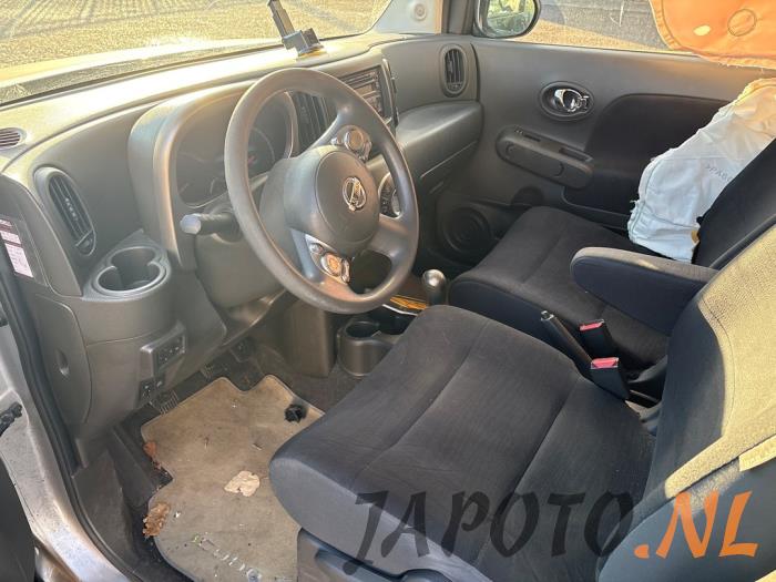 Nissan Cube 1.6 16V Samochód złomowany (2010, Szary)