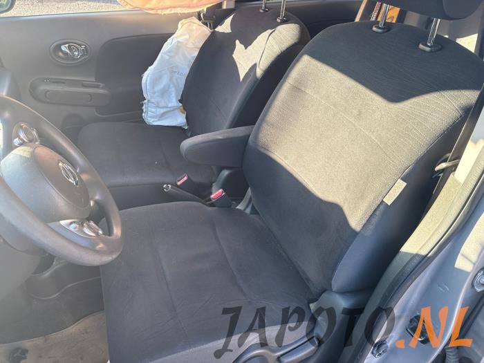 Nissan Cube 1.6 16V Samochód złomowany (2010, Szary)