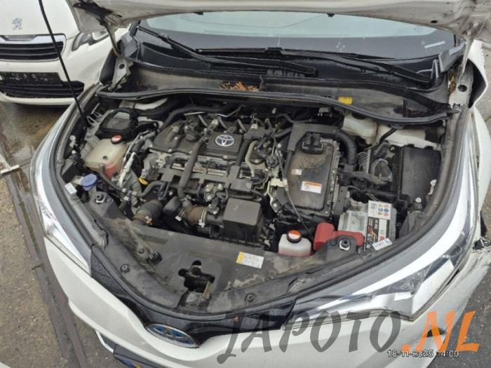 Toyota C-HR 1.8 16V Hybrid Samochód złomowany (2016, Bialy)