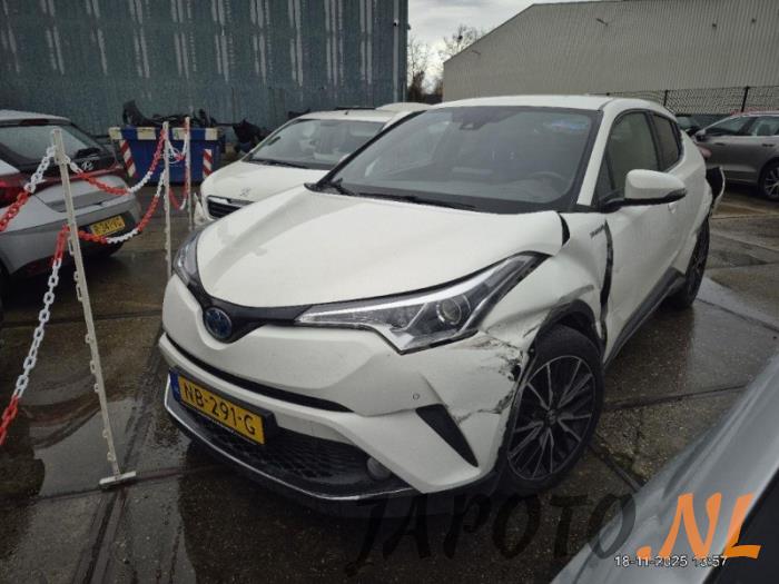Toyota C-HR 1.8 16V Hybrid Samochód złomowany (2016, Bialy)