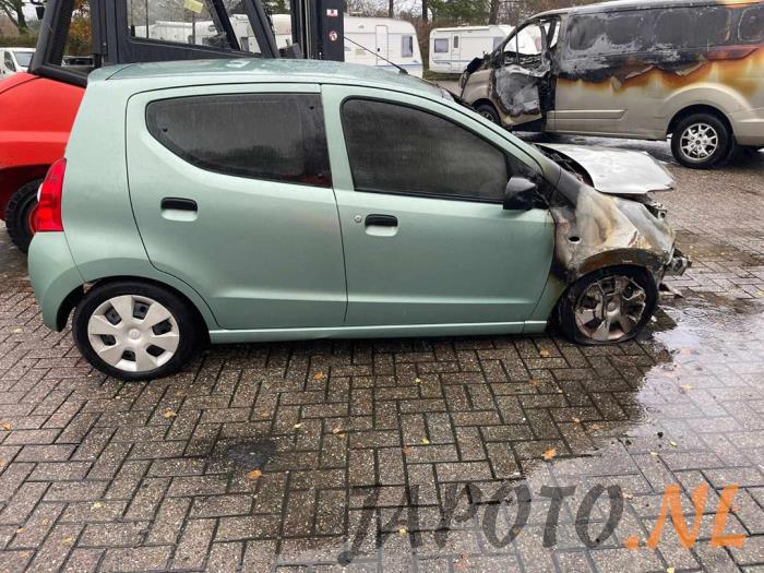 Suzuki Alto 1.0 12V Samochód złomowany (2010, Zielony)