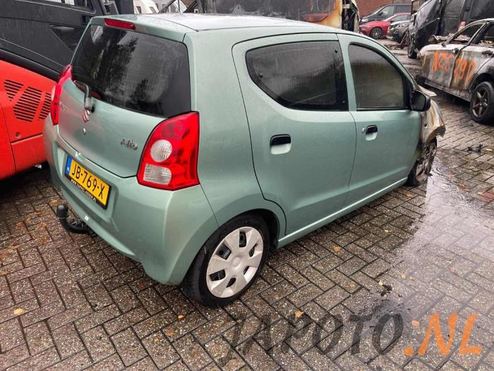 Suzuki Alto 1.0 12V Samochód złomowany (2010, Zielony)