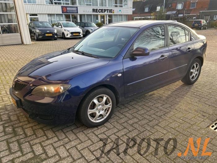 Mazda 3 1.6i 16V Skrotfordon (2004, BLAUW)