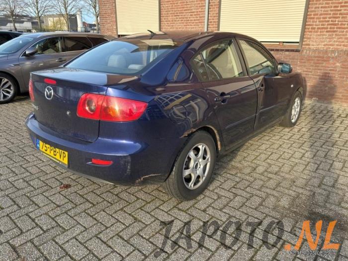Mazda 3 1.6i 16V Skrotfordon (2004, BLAUW)