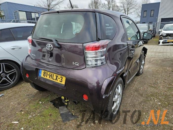 Toyota iQ 1.0 12V VVT-i Sloopvoertuig (2009, Paars)