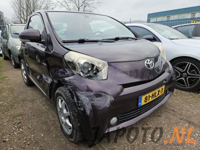 Toyota iQ 1.0 12V VVT-i Sloopvoertuig (2009, Paars)
