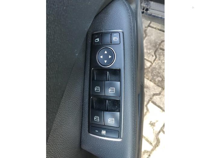 Mercedes E Estate E-300 Hybrid,BlueTec Hybrid V6 24V Samochód złomowany (2012, Niebieski)