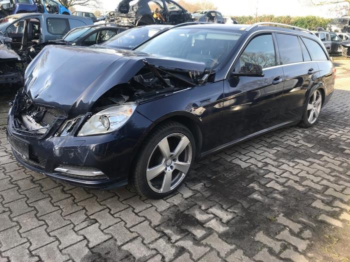 Mercedes E Estate E-300 Hybrid,BlueTec Hybrid V6 24V Samochód złomowany (2012, Niebieski)