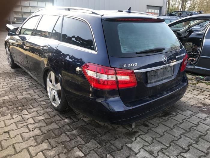 Mercedes E Estate E-300 Hybrid,BlueTec Hybrid V6 24V Samochód złomowany (2012, Niebieski)
