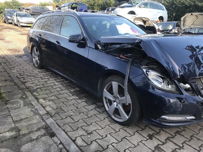 Mercedes E Estate E-300 Hybrid,BlueTec Hybrid V6 24V Samochód złomowany (2012, Niebieski)