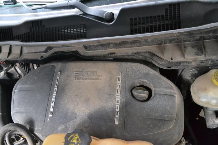 Dodge 1500 Crew Cab 3.0 V6 Diesel 4x4 Samochód złomowany (2016, Srebrnoszary)