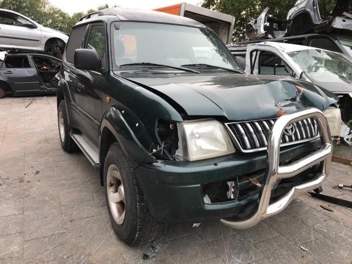 Toyota Land Cruiser 90 3.0 D-4D 90 16V Samochód złomowany (2001)