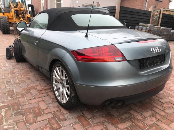 Audi TT Roadster 2.0 TFSI 16V Samochód złomowany (2008, Szary)
