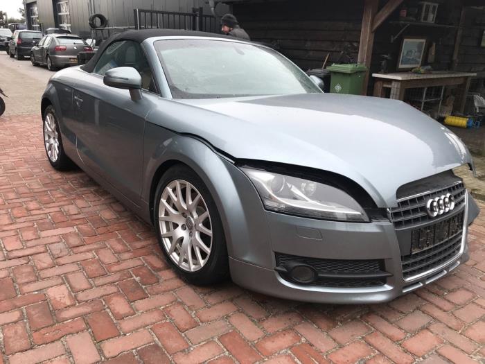 Audi TT Roadster 2.0 TFSI 16V Samochód złomowany (2008, Szary)