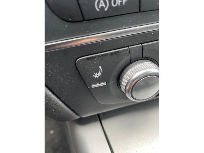 Audi A6 Avant 2.0 TDI 16V Skrotfordon (2013, ZWART)