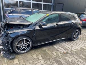 Mercedes A 1.6 A-180 16V  (Skrot)