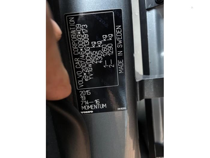 Volvo V60 I 2.4 D6 20V AWD Twin Engine Plug-in Hybrid Sloopvoertuig (2015, Grijs)