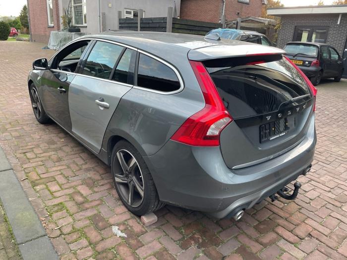 Volvo V60 I 2.4 D6 20V AWD Twin Engine Plug-in Hybrid Sloopvoertuig (2015, Grijs)