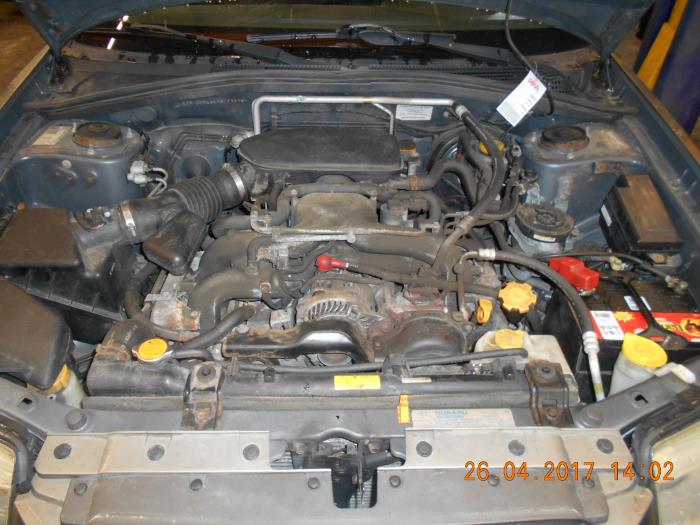 Subaru Forester 2.0 16V X Skrotfordon (2006, GRIJS)