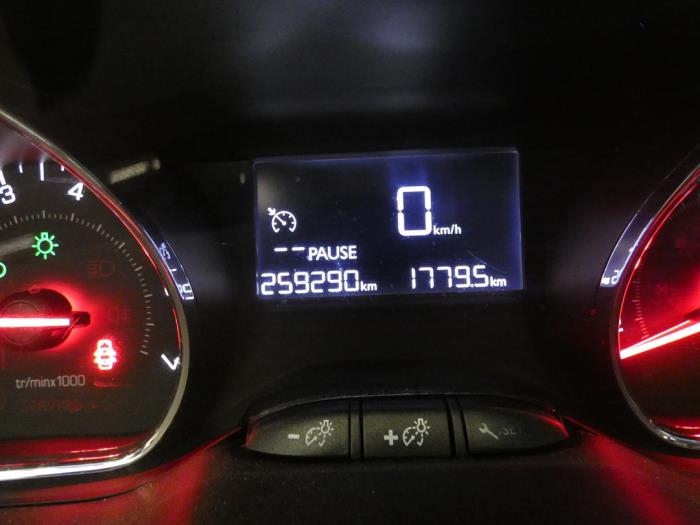 Peugeot 208 I 1.2 Vti 12V PureTech 82 Sloopvoertuig (2014, Zwart)