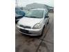 Toyota Yaris 1.3 16V VVT-i Skrotfordon (2001, GRIJS)