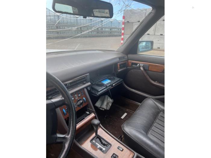 Mercedes S 420 SE,SEL Salvage vehicle (1985, White)