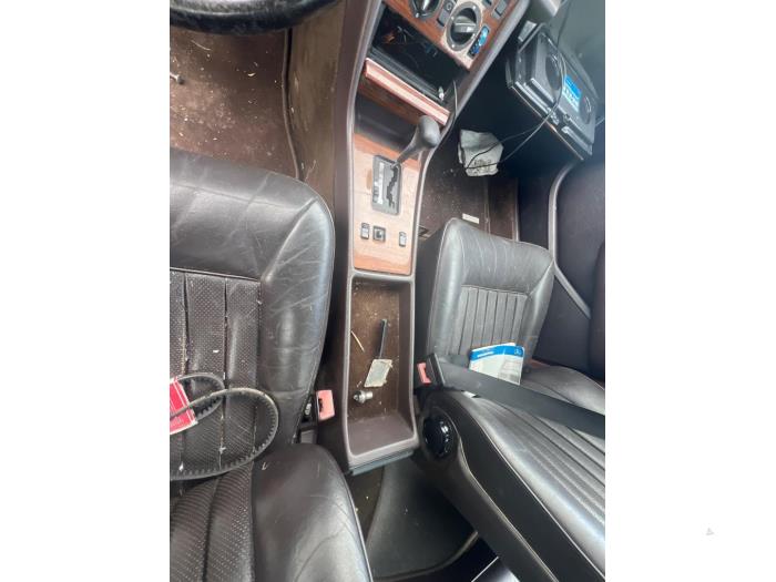 Mercedes S 420 SE,SEL Salvage vehicle (1985, White)